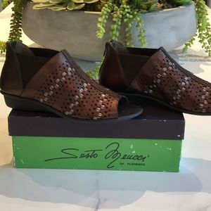 NIB Sesto booties